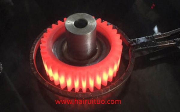 �ʹ�͸�Ե���X݆�Б�(y��ng)�������c(di��n)��ʲô��