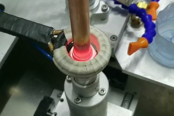 用高頻感應(yīng)釬焊機(jī)時(shí)常用的焊接變形矯正方法