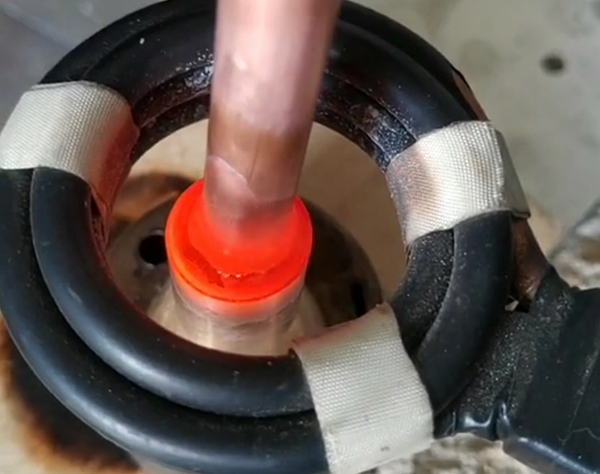 感應釬焊廣泛應用于釬焊鋼、不銹鋼、銅及其合金、高溫合金