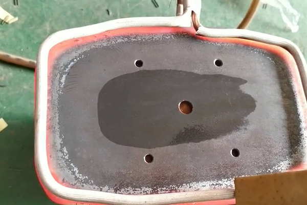 電磁感應加熱技術被人們發現和應用