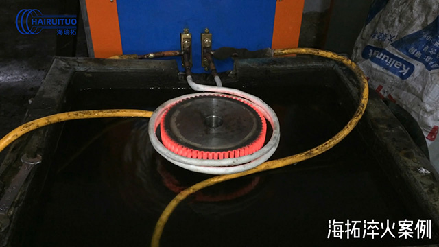 超音頻感應加熱設備對直徑300mm齒輪淬火
