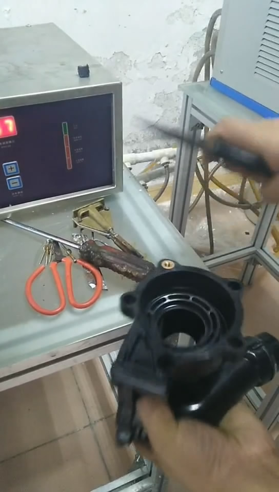 220V�����l�ӟ�C(j��)�ӟ���ĸ���ӟ��ן������ʾҕ�l