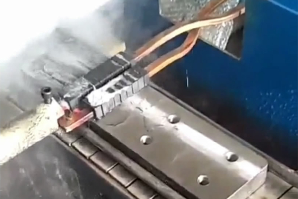 高頻感應加熱設備+臥式淬火機床,平面淬火完美解決方案<