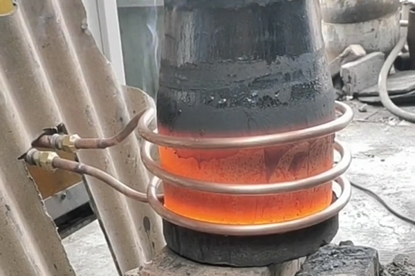 中高頻感應(yīng)加熱設(shè)備對鋼管加熱退火后鍛壓擴(kuò)口