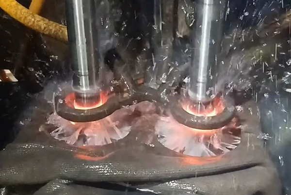 雙工位高頻淬火機(jī)床軸類淬火設(shè)備