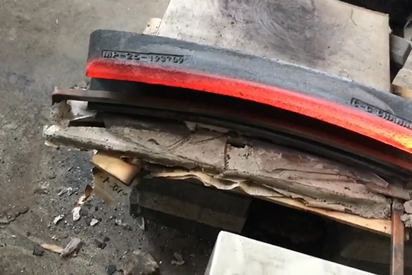 異形鑄造40絡(luò)材料在線退火-高頻感應(yīng)退火設(shè)備