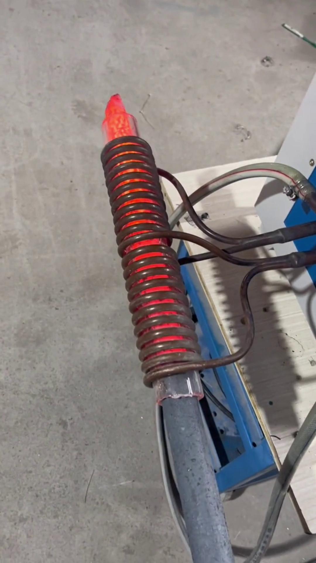 超音頻感應(yīng)加熱設(shè)備-棒材在線加熱退火機(jī)