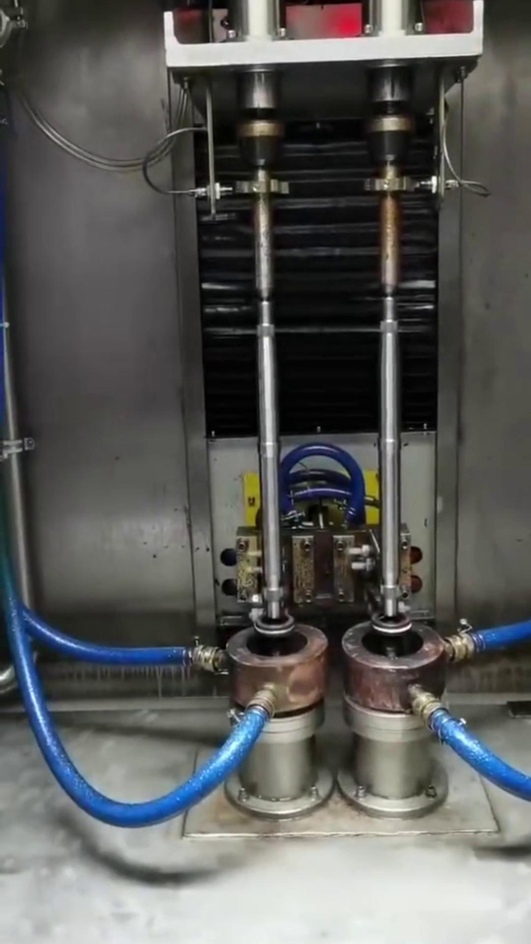 雙工位淬火機床-全自動高頻淬火設備-機械手臂上下料