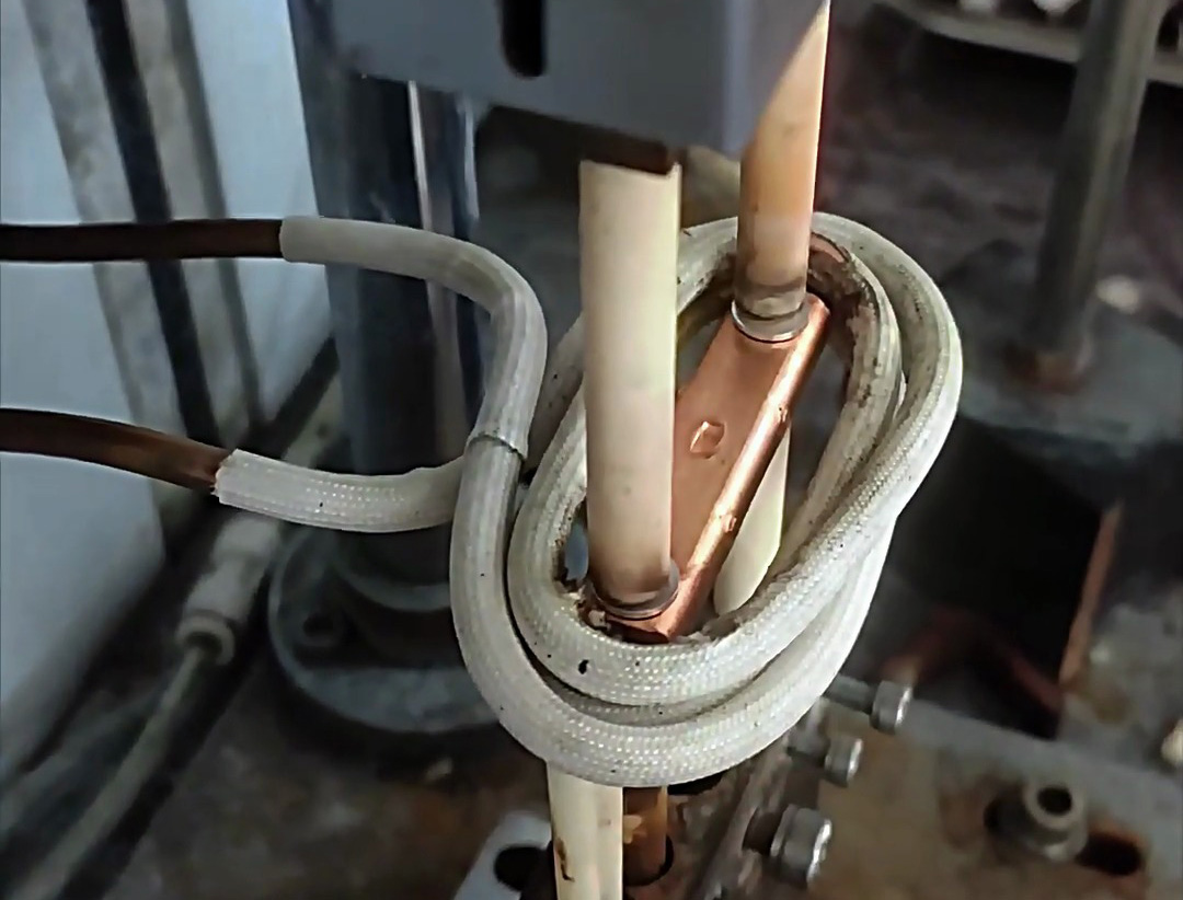 銀觸點半自動化高頻焊接設備：人工輔助與自動焊接的高效結合