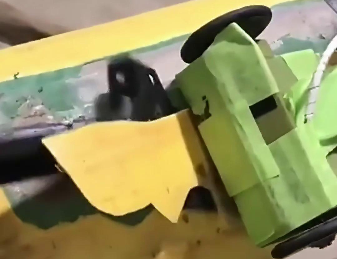 手持式高頻加熱機預熱脫漆,輕松對金屬表面的油漆進行剝脫