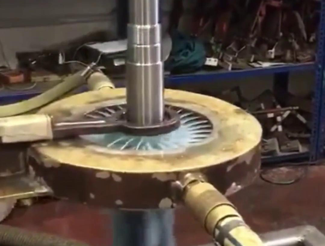 高頻數控淬火機床，更換感應加熱線圈可適合各類軸、齒輪淬火工藝