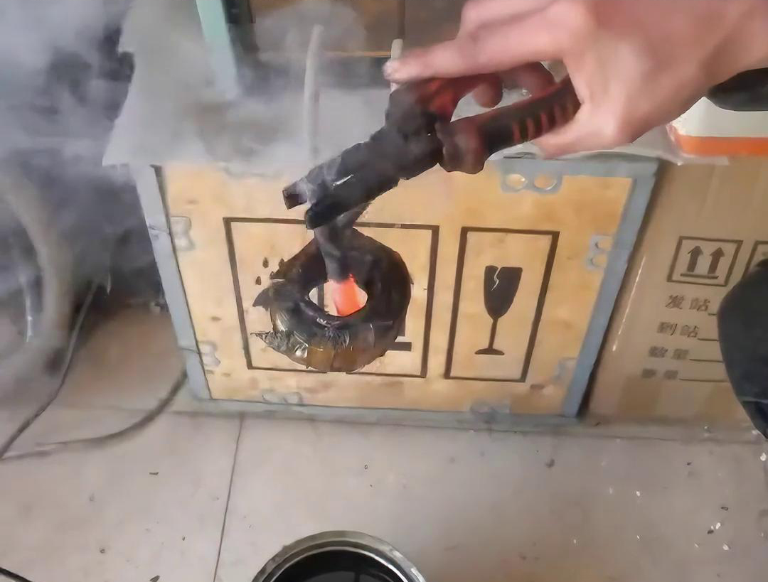 小型高頻淬火機，適用于常見小型五金金屬材料淬火熱處理