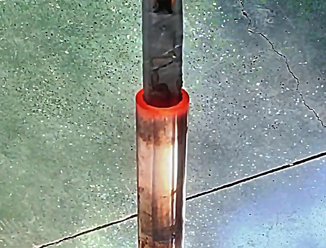 用高頻加熱機加熱內孔,加熱時間可精確控制,溫度可實時監控
