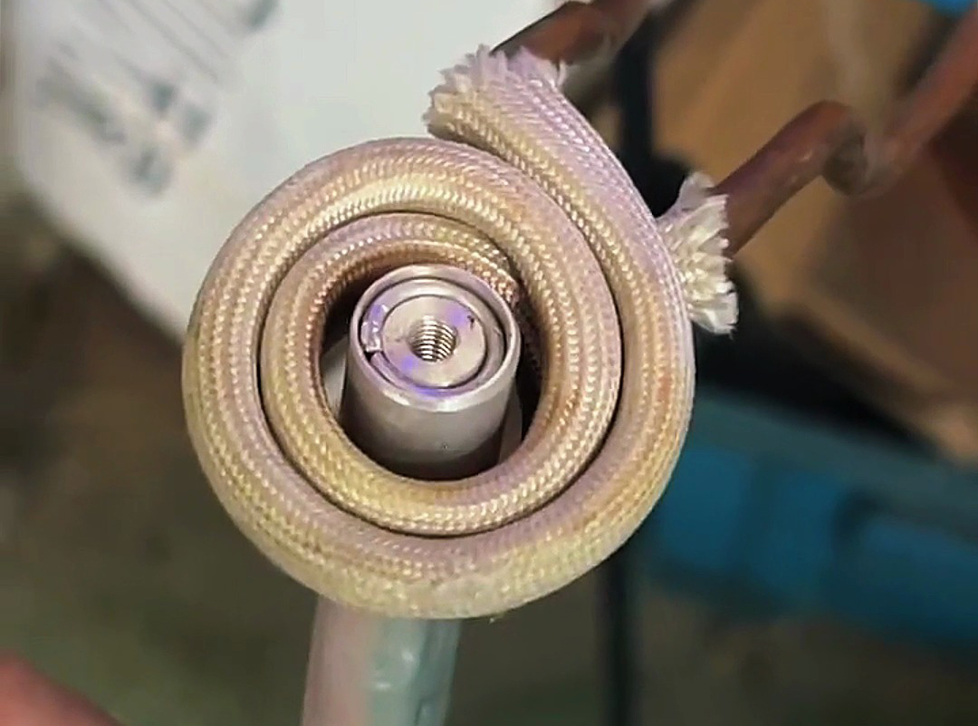 通過高頻感應加熱實現鋁管與堵頭的快速、牢固連接