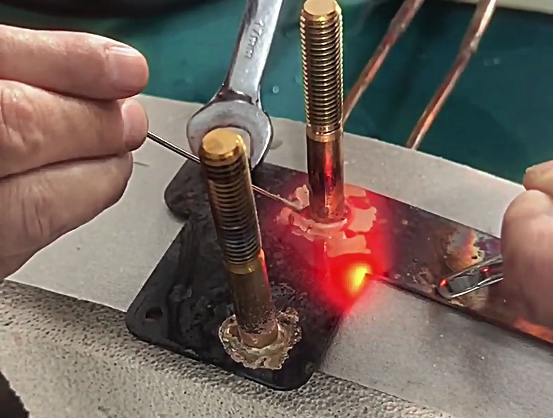 高頻焊接能快速加熱銅板與螺母的接觸面，在短時間內達到焊接溫度