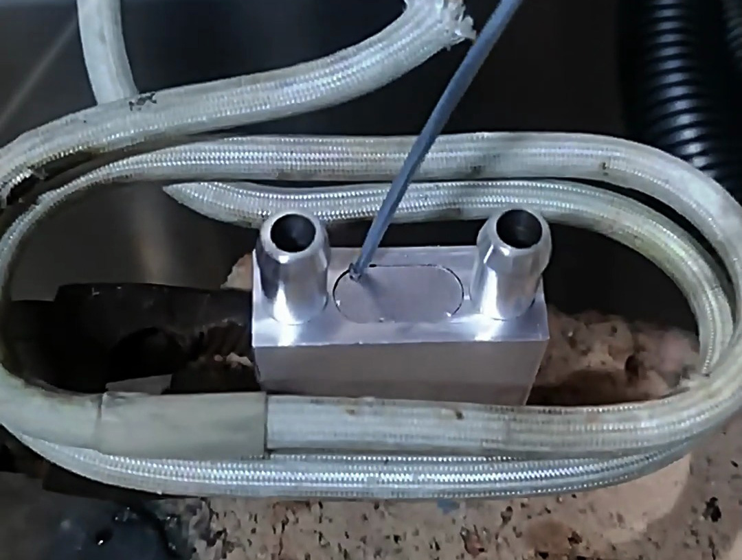 使用高頻焊機焊接鋁件，那么焊接鋁件就像喝水一樣簡單，簡單到有手就會