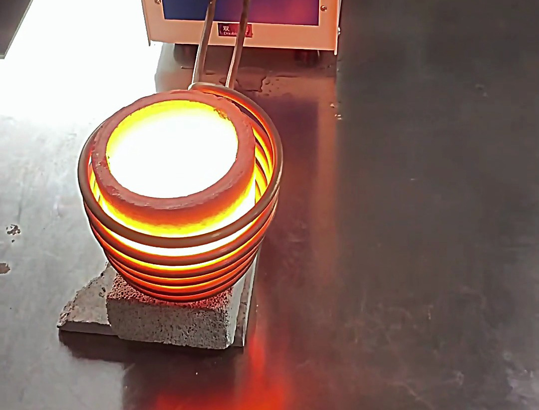 220V小型熔煉爐 是一種非常適用于實驗室、教學、貴金屬回收、首飾加工等場景