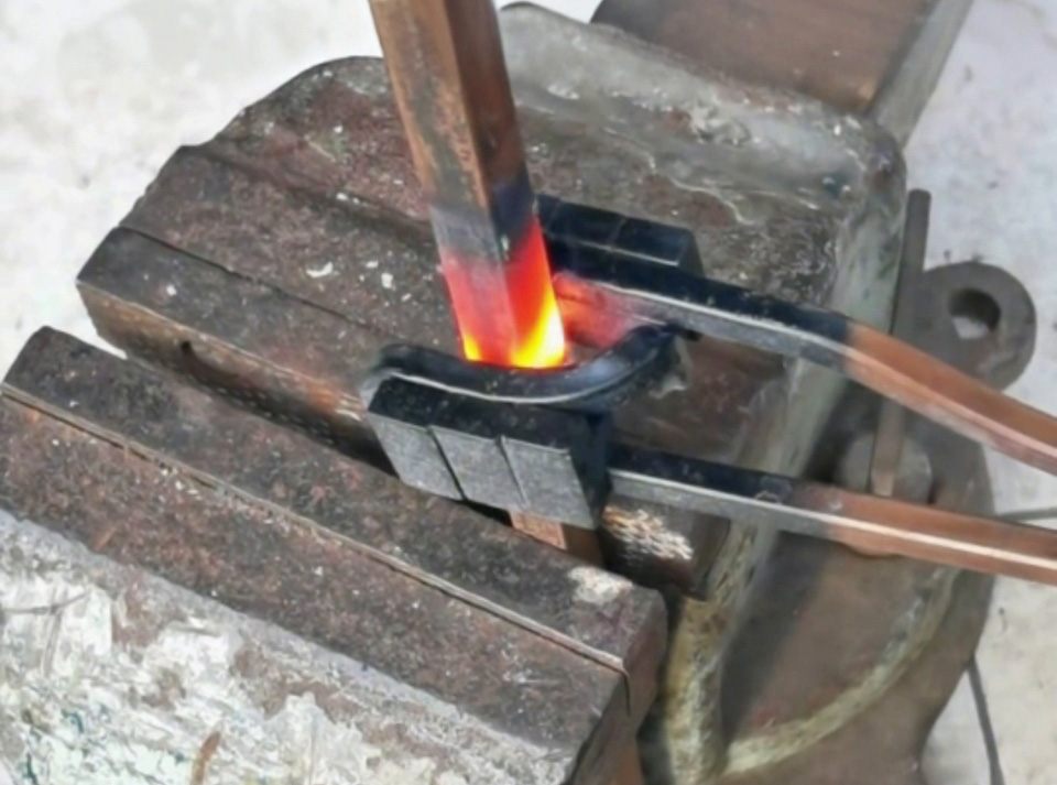 手持式高頻加熱機(jī)操作全解析！加熱、退火、折彎一鍵搞定！